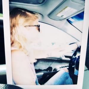 Meet your Posher, Isabel